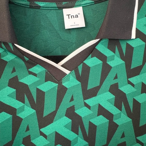 TNA -Aritzia Green Patterned Shirt - Picture 2 of 4